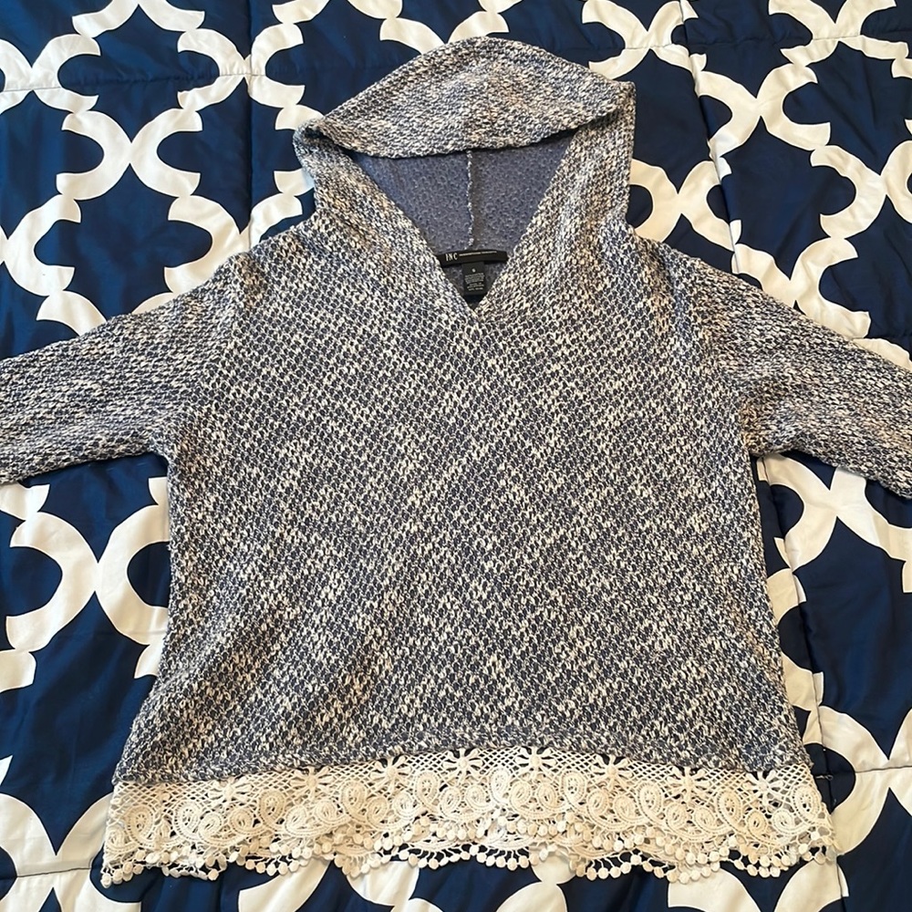 Sweater tops/hoodie
